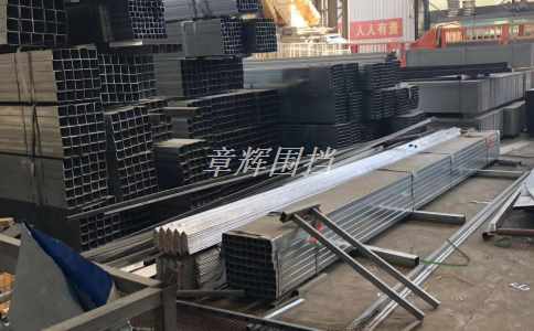 金屬圍擋是否可以自定義內(nèi)容？