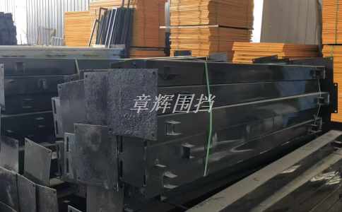 如何利用金屬圍擋確保高速公路行車安全？（高速公路金屬圍擋的應(yīng)用）