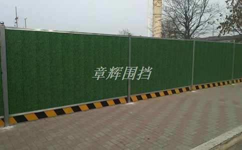 pvc圍擋在道路工程中的作用是什么？