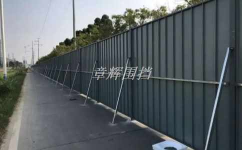 金屬圍擋在工業(yè)和物流設施中的作用是什么？